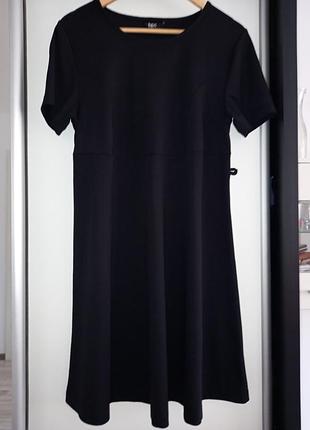 Трикотажное платье