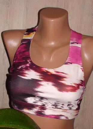 Спортивный топ.