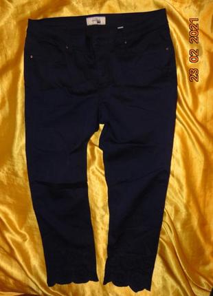 Новие стильние нарядние стрейч катоновие штани бренд essential. м-л .6 фото