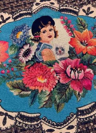 Дизайнерська антиквариатная картина вишивка гладдю "діва в квітах"4 фото