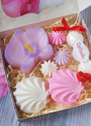 Подарочный оригинальный набор сувенирного мыла ручной работы "сладкая орхидея"1 фото