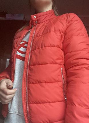 Куртка bershka красная1 фото