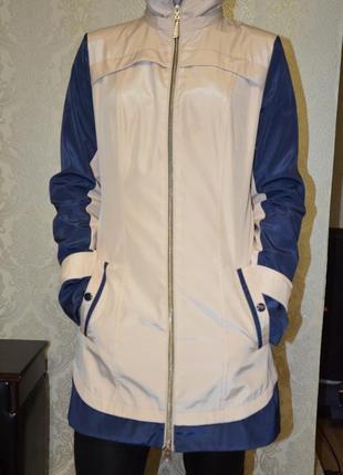 Легкий весняний плащ