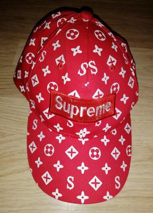 Кепка supreme