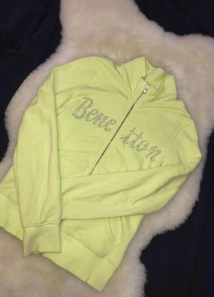 Трендовое желтое неон худи с надписью со стразами benetton 💛1 фото