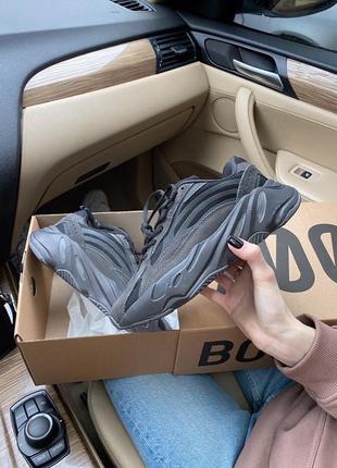 Кроссовки yeezy 700 black1 фото