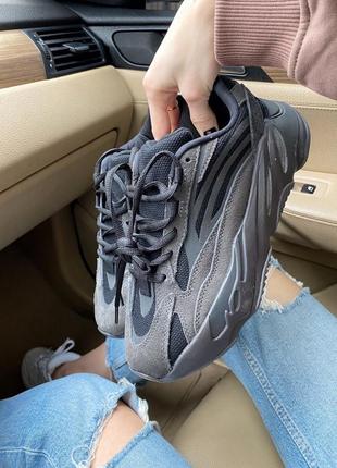 Кроссовки yeezy 700 black4 фото