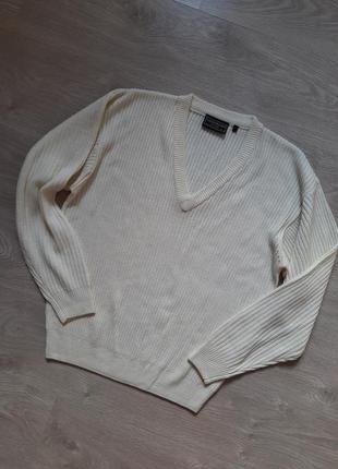 Пуловер джемпер молочного кольору шерсть