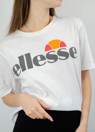 Ellesse біла вільна подовжена футболка з великим логотипом еліс