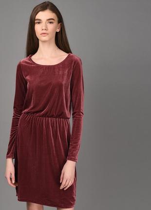 Красивое винное женское платье vila