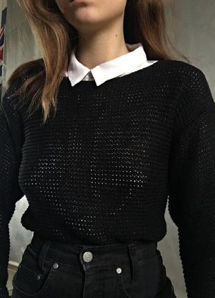 Тонкий свитер легкий с вырезом чёрный
