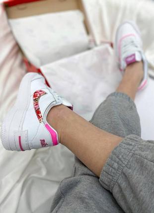 Женские стильные весенние кроссовки nike air force 1 shadow white/pink/flowers9 фото