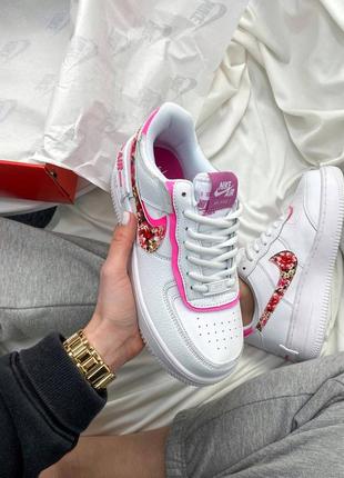 Женские стильные весенние кроссовки nike air force 1 shadow white/pink/flowers2 фото