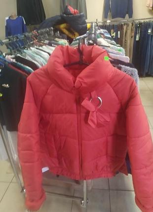 Женская весенняя куртка