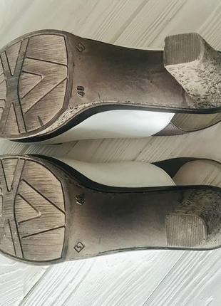 Кожаные босоножки alpino на каблуке р-р 40