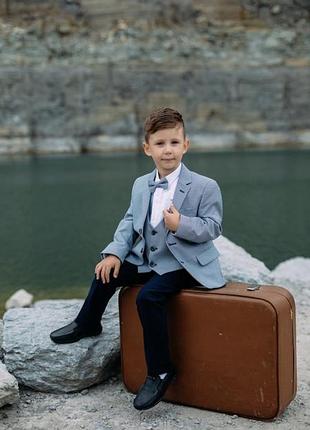 Нарядний костюм