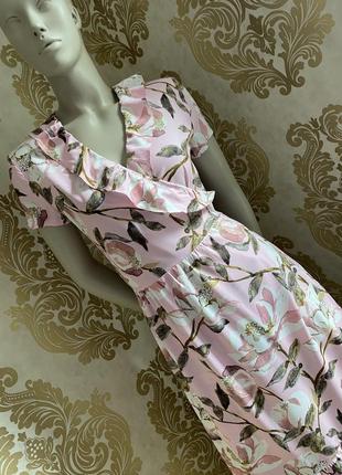 Супер актуальное миди платье на запах в цветочный принт с воланами3 фото