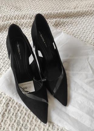 Туфлі жіночі класичні чорні, фірма bershka1 фото