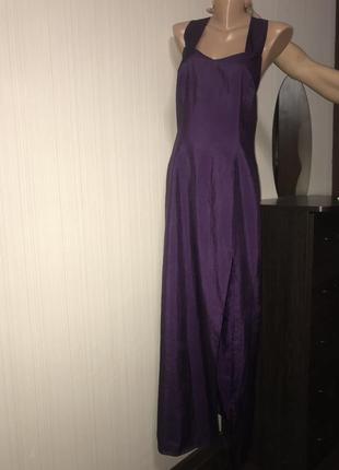 Фиолетовое платье в пол с разрезом