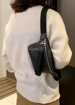 Компактная сумочка кроссбоди (черная)2 фото