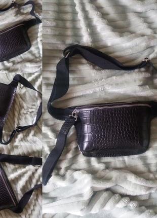 Компактная сумочка кроссбоди (черная)9 фото