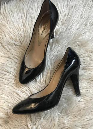 Туфлі лак