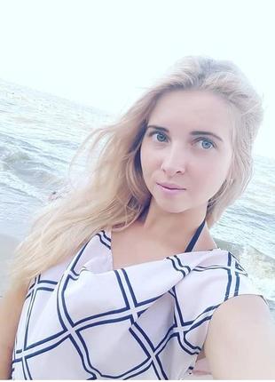 Розовое платье