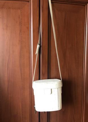 Креативная необычная кожаная сумка футляр цилиндр, натуральная кожа, белая4 фото