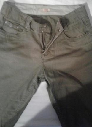 Мужские джинсы цвета хаки3 фото