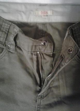 Мужские джинсы цвета хаки4 фото