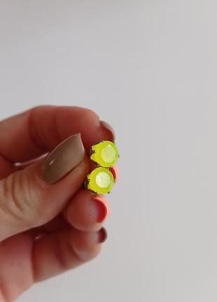 Серьги яркие гвоздики в подарок