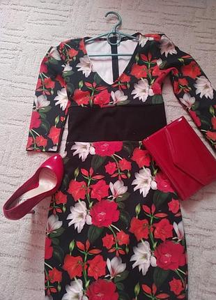 Гарненьке платтячко в квітковий принт