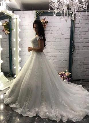 Очень красивое свадебное платье пышных форм2 фото