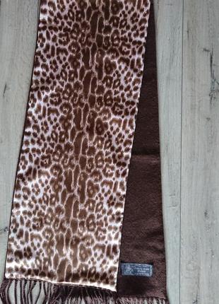 Женский шарф с бахромой пятнистый принт oxford с обратной стороны кашемир италия7 фото