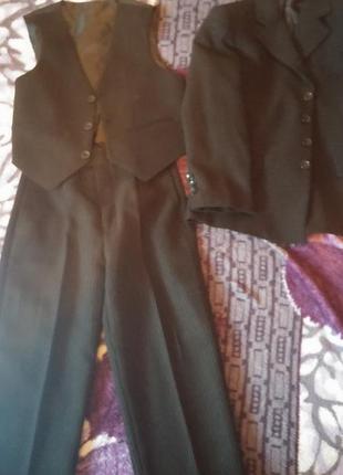 Шкільний костюм