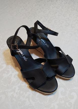 Босоножки на танкетке new look размер 39/39.5