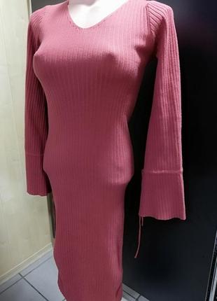 Шикарное трикотажное платье, нюдово-кораллового цвета.2 фото
