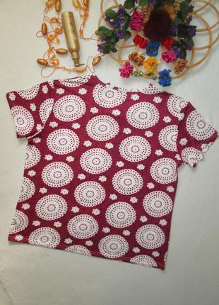 Красивая легкая футболка блуза в орнамент украшена брошкой lin collection5 фото