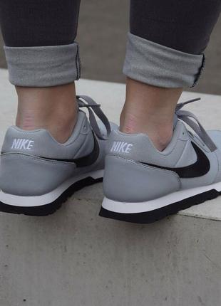 Кроссовки nike md runner 2 749794-0012 фото