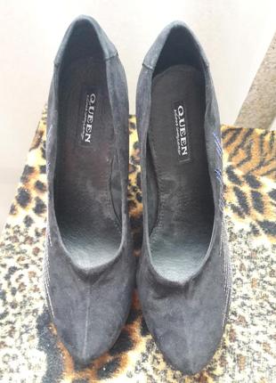 Новые замшевые туфли внутри натур. кожа бренд queen размер 37-37,5-286 фото