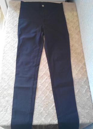Черные  брюки высокая посадка h&m черные зауженные брюки h&m3 фото