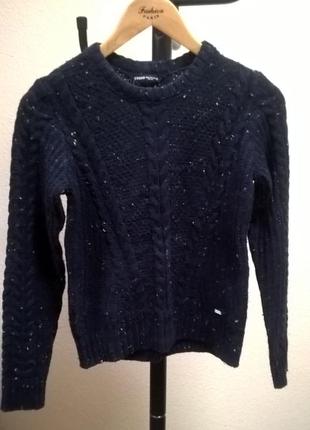 Светр з косичкою