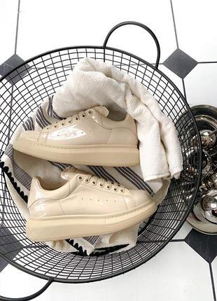 Alexander mcqueen beige patent premium, жіночі кросівки маквін