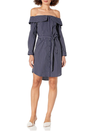 Платье-рубашка в полоску с открытыми плечами