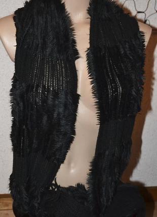 Черный шарфик со вставками меха