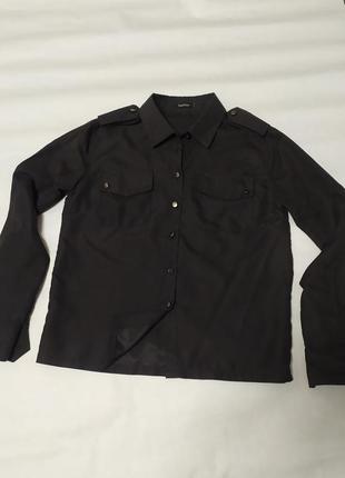 Рубашка черная базовая с карманами3 фото