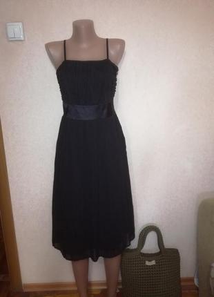 Ошатне чорне плаття з плісированою спідницею, р. 12