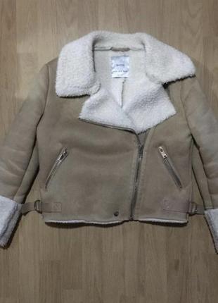 Дубленка на весну bershka