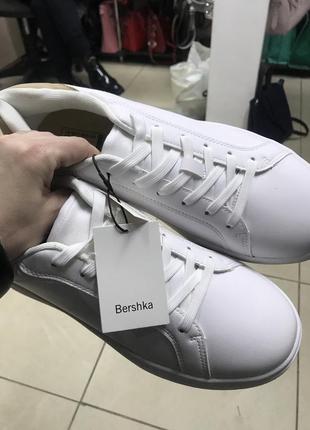 Білі крассовки крассовки bershka6 фото