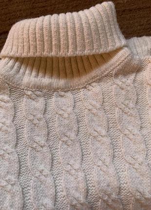 Светр в'язаний